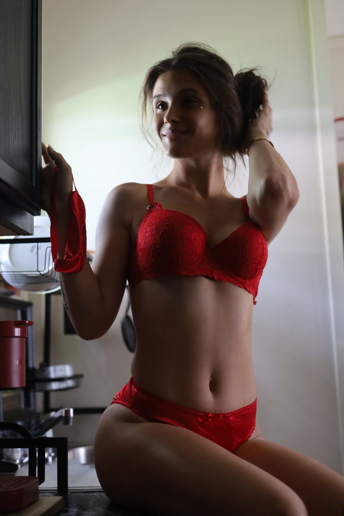 Pixie Katie panties in red satin with lace-trim and bow accents